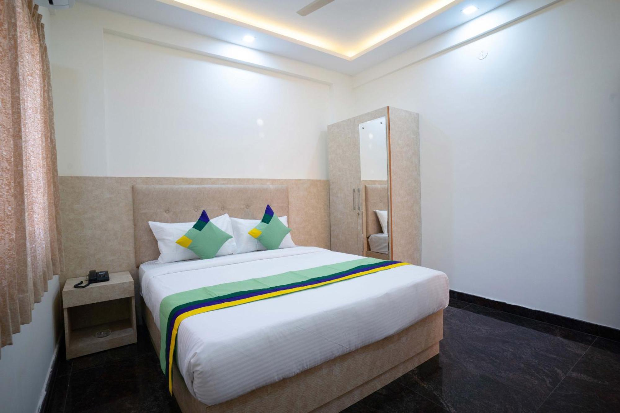Treebo Galaxy Kings Suites, Hebbal Бенґалуру Екстер'єр фото