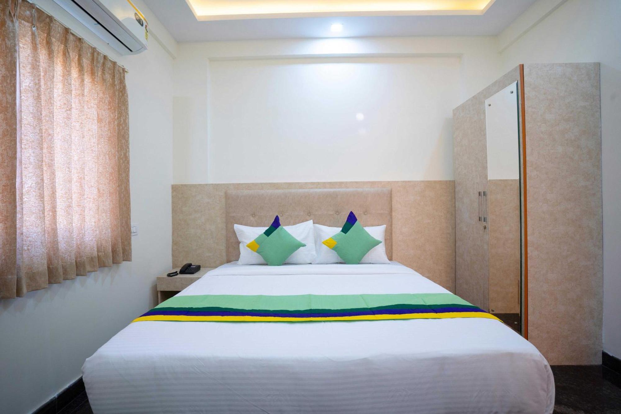 Treebo Galaxy Kings Suites, Hebbal Бенґалуру Екстер'єр фото