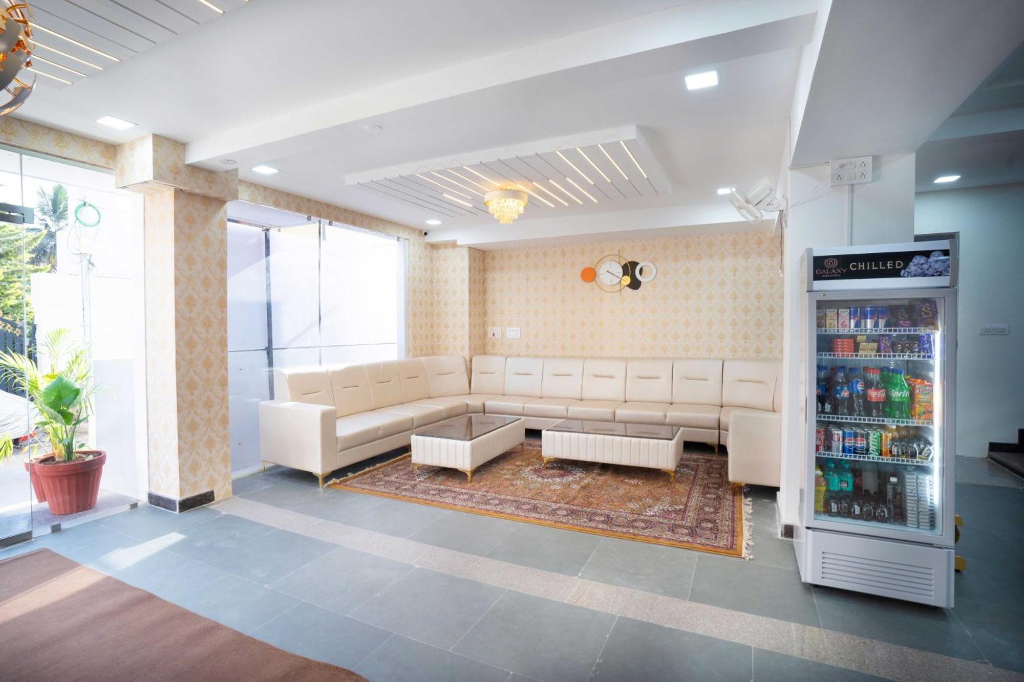 Treebo Galaxy Kings Suites, Hebbal Бенґалуру Екстер'єр фото