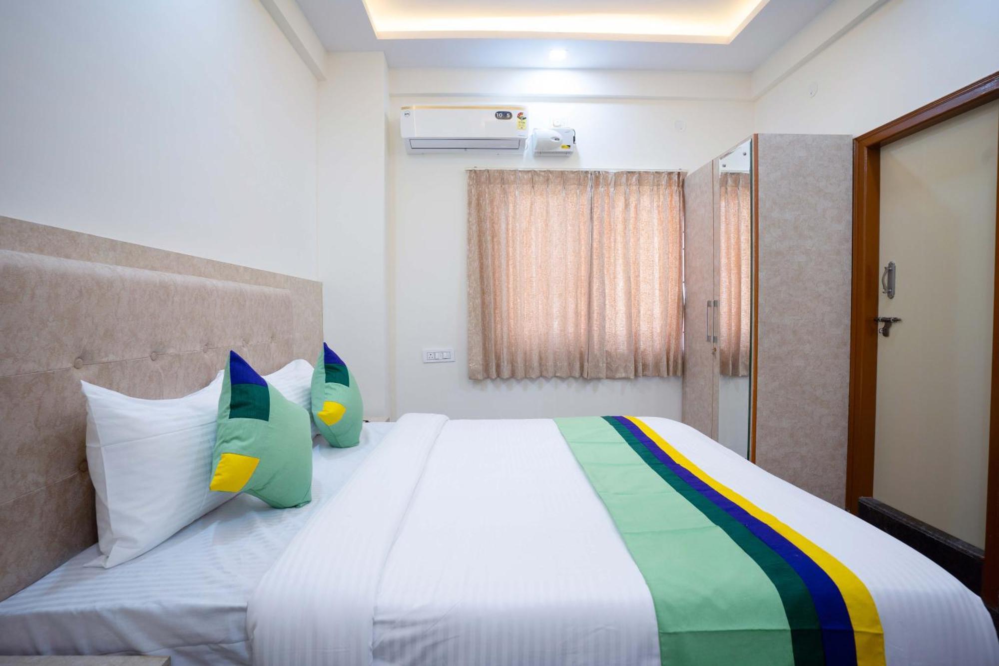 Treebo Galaxy Kings Suites, Hebbal Бенґалуру Екстер'єр фото