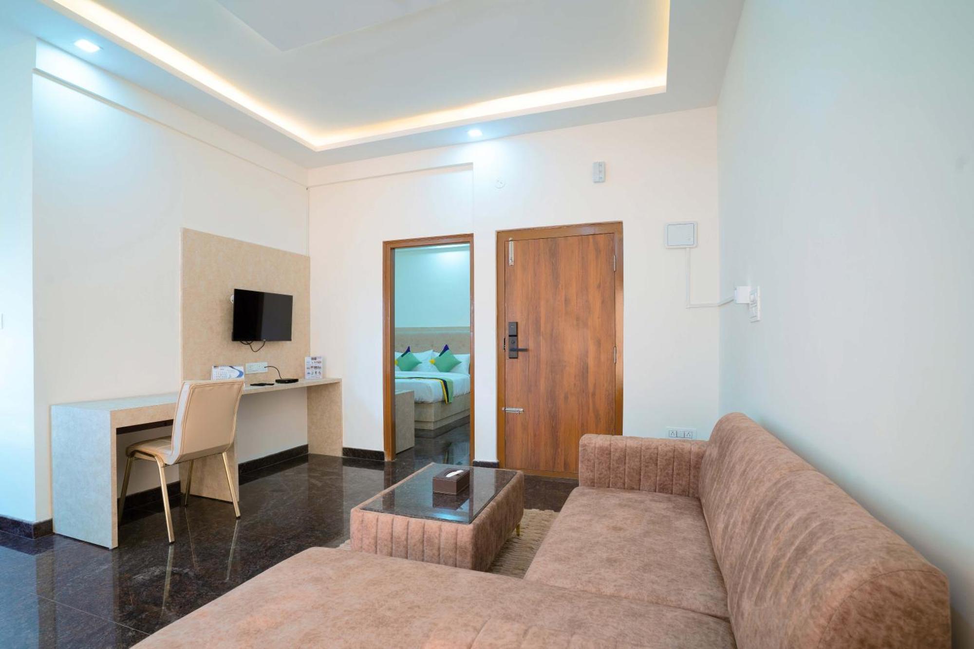 Treebo Galaxy Kings Suites, Hebbal Бенґалуру Екстер'єр фото